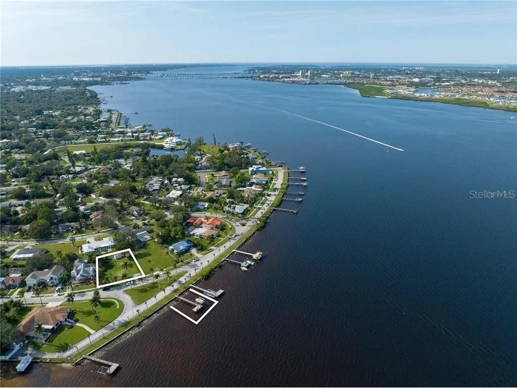 2520 Riverside Drive E Bradenton FL 34208 A4682356 image1