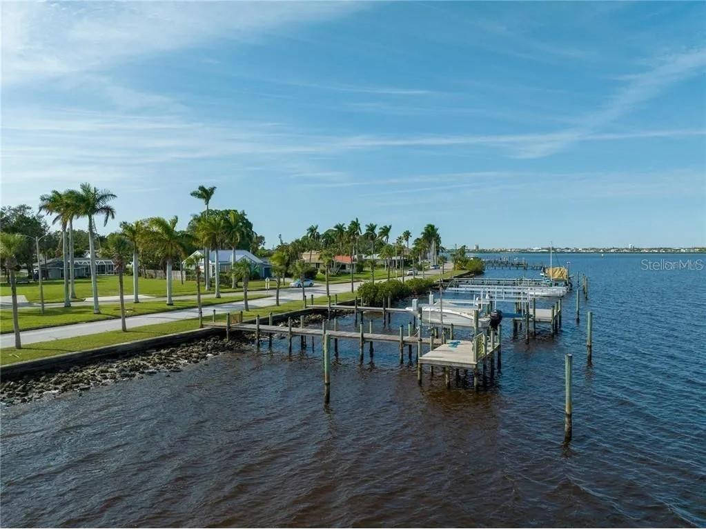 2520 Riverside Drive E Bradenton FL 34208 A4682356 image2