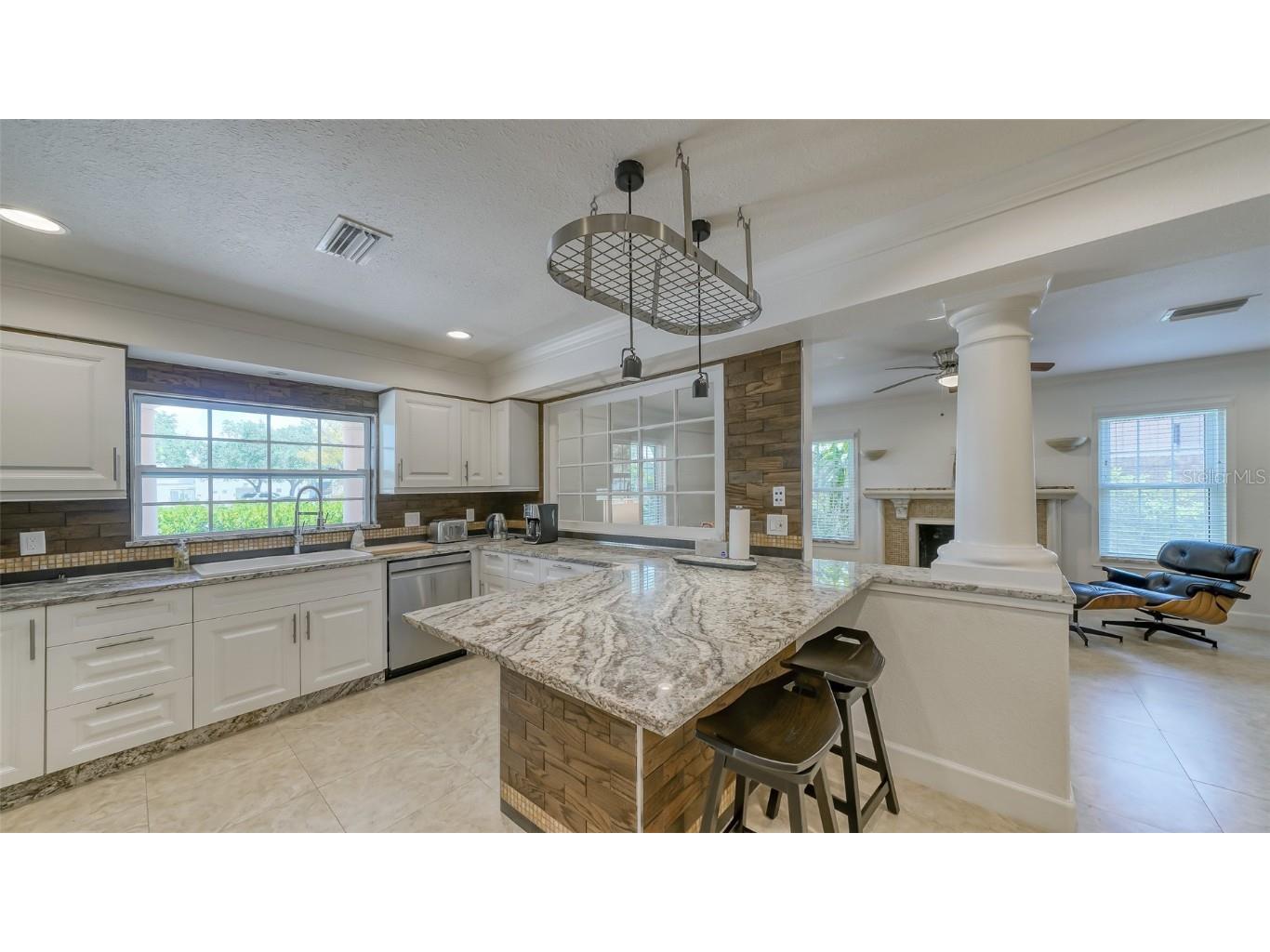 2520 Tami Sola Street Sarasota FL 34237 A4534658 image17