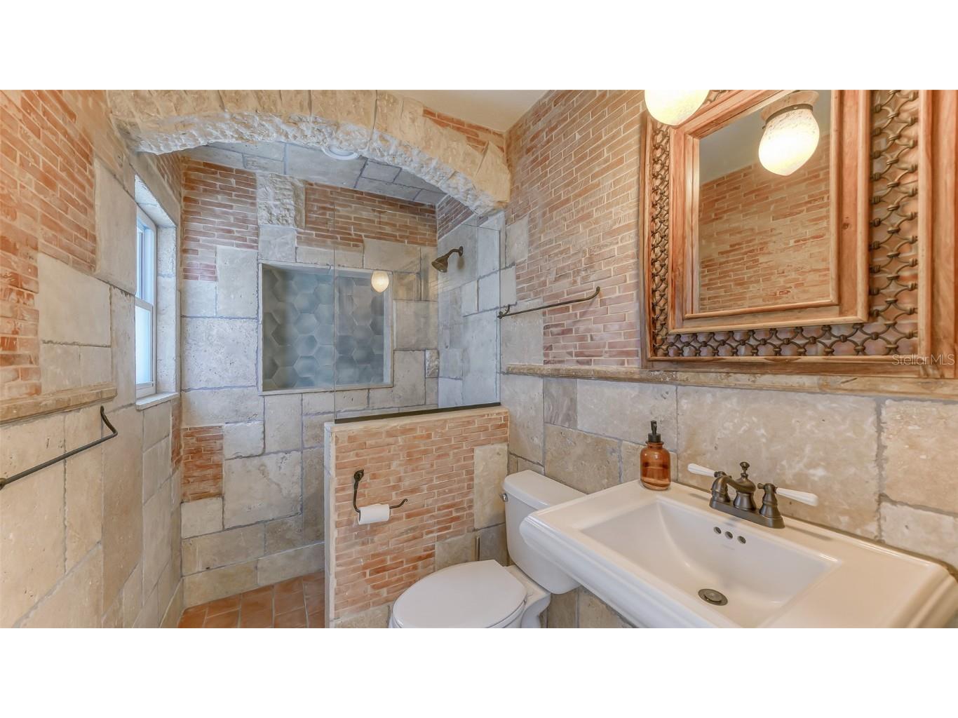 2520 Tami Sola Street Sarasota FL 34237 A4534658 image23