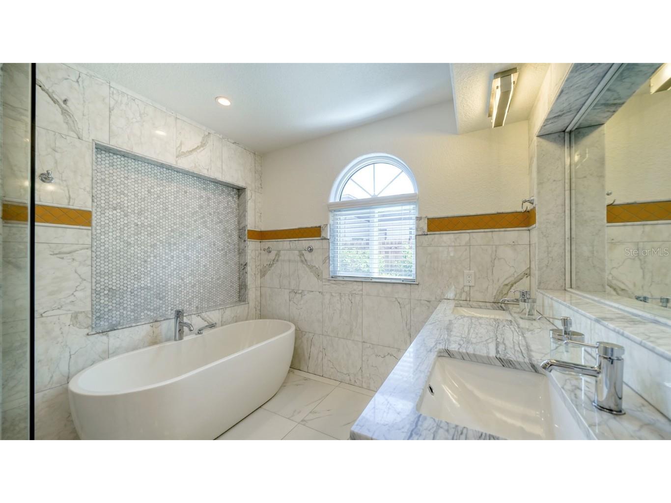 2520 Tami Sola Street Sarasota FL 34237 A4534658 image27