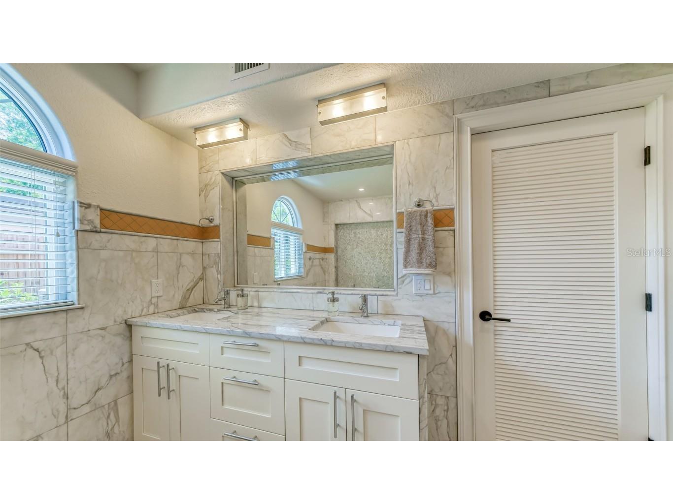 2520 Tami Sola Street Sarasota FL 34237 A4534658 image29