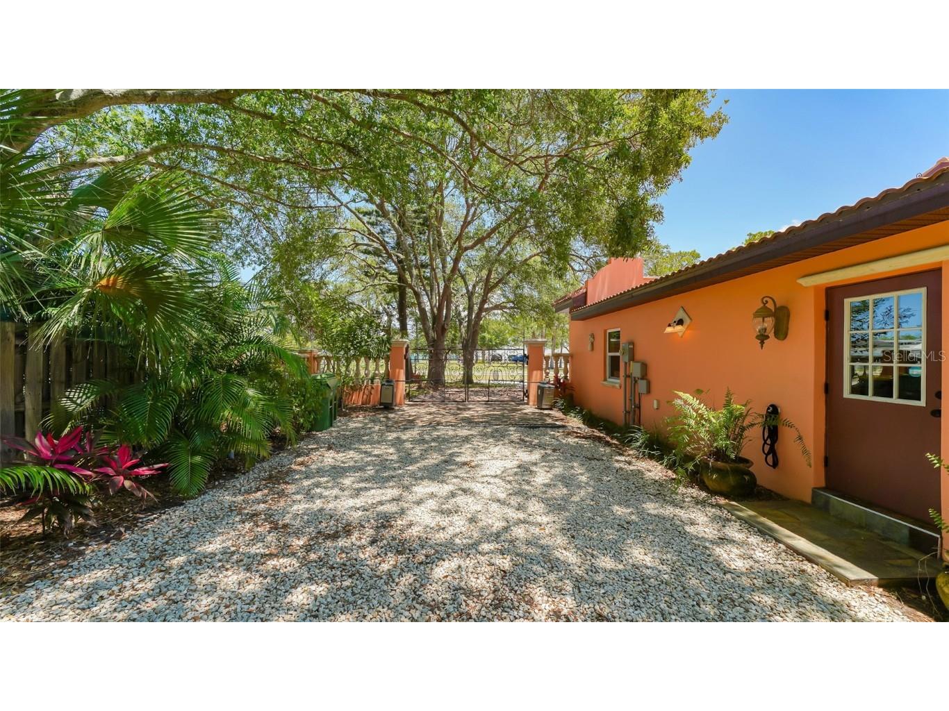 2520 Tami Sola Street Sarasota FL 34237 A4534658 image47