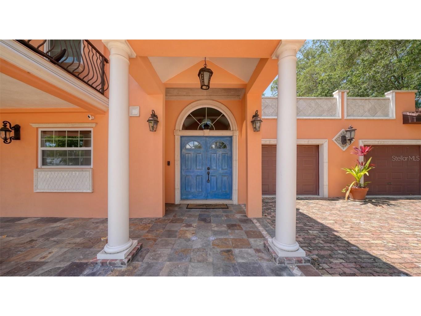 2520 Tami Sola Street Sarasota FL 34237 A4534658 image5