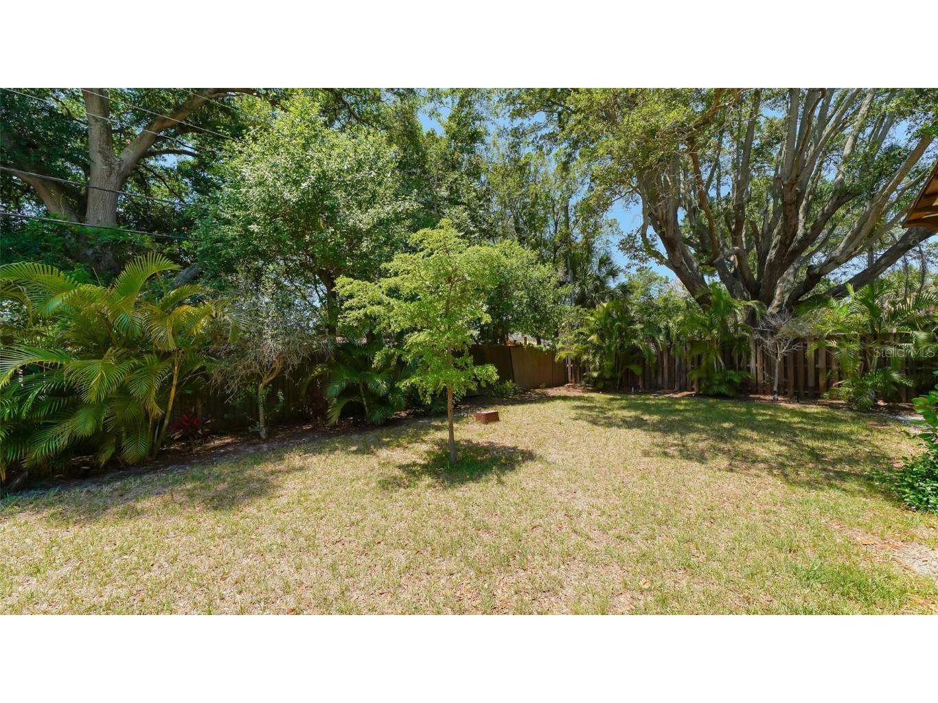 2520 Tami Sola Street Sarasota FL 34237 A4534658 image50