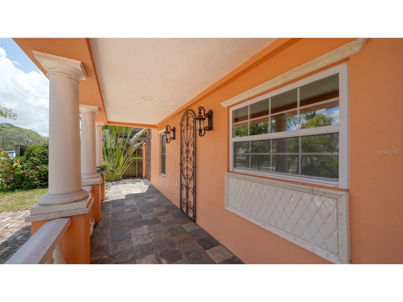 2520 Tami Sola Street Sarasota FL 34237 A4534658 image6