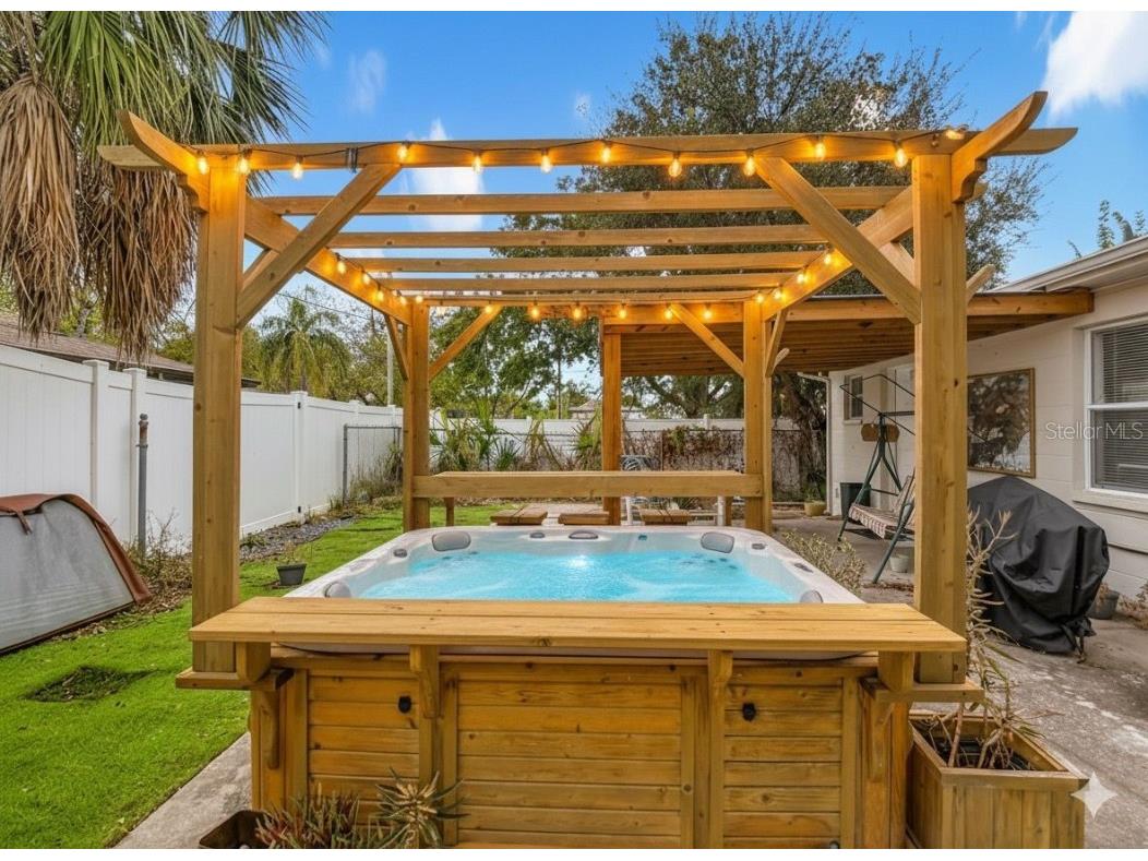 2520 W Saint John Street Tampa FL 33607 TB8453092 image39