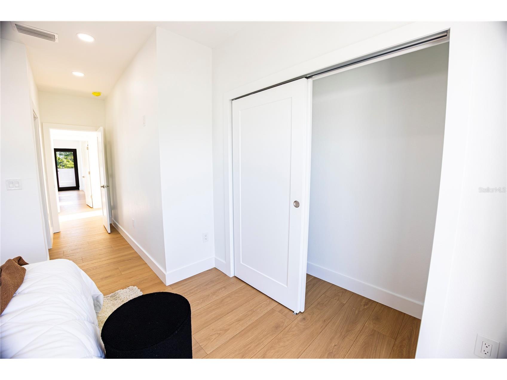 2521 18th Avenue N Saint Petersburg FL 33713 TB8500909 image27