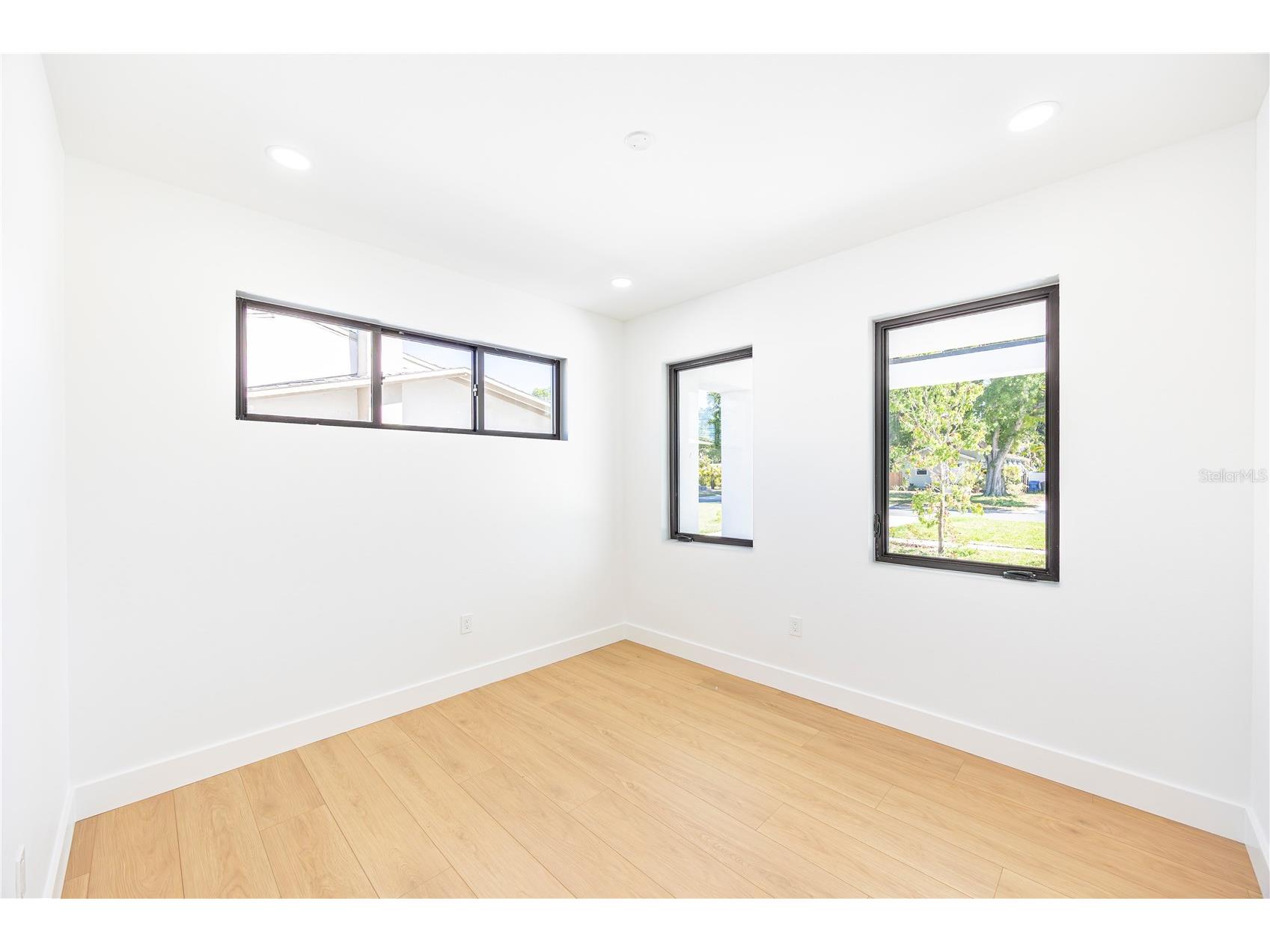 2521 18th Avenue N Saint Petersburg FL 33713 TB8500909 image64