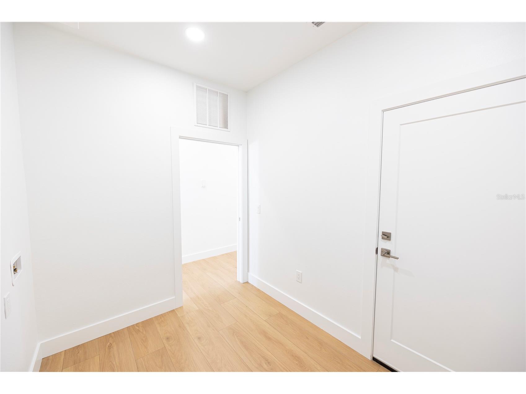 2521 18th Avenue N Saint Petersburg FL 33713 TB8500909 image69