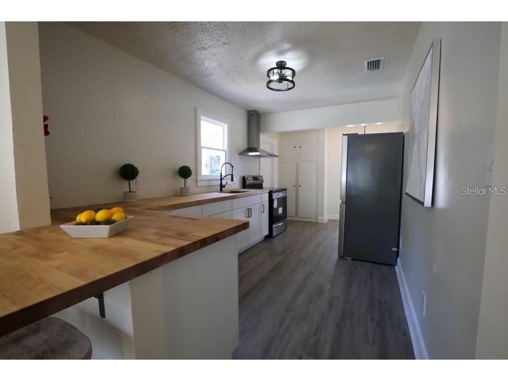 2521 4th Street S Saint Petersburg FL 33705 TB8514346 image19