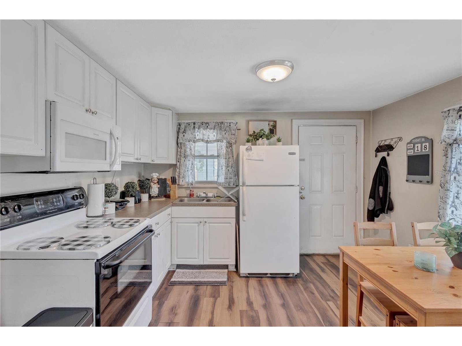 2521 4th Street S Saint Petersburg FL 33705 TB8514346 image5