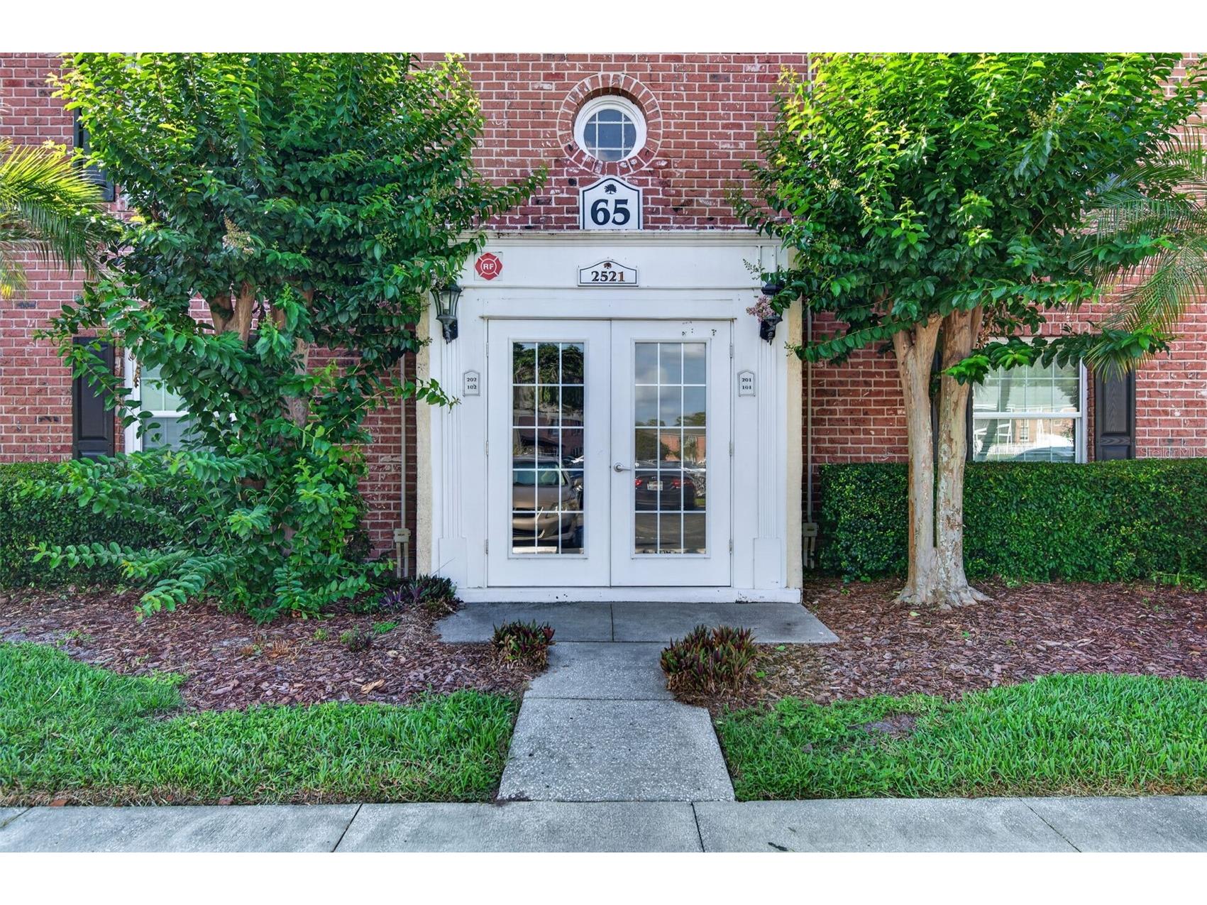 2521 Cedar Cypress Court #101 Tampa FL 33618 TB8510427 image3