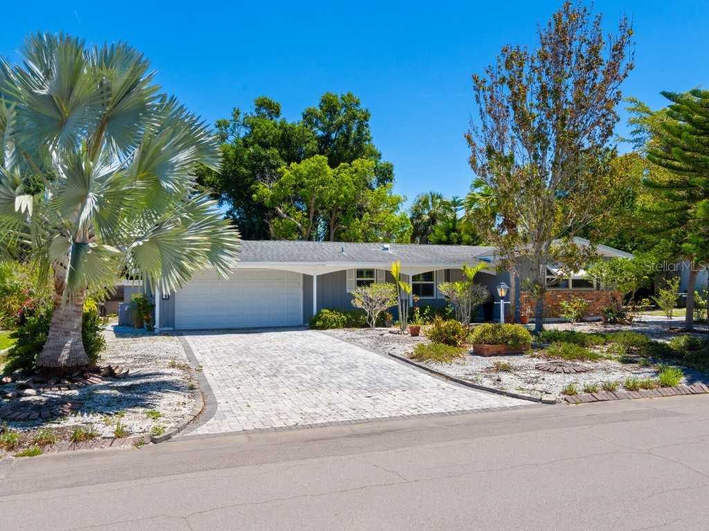 2521 Croton Avenue Sarasota FL 34239 A4605516 image1