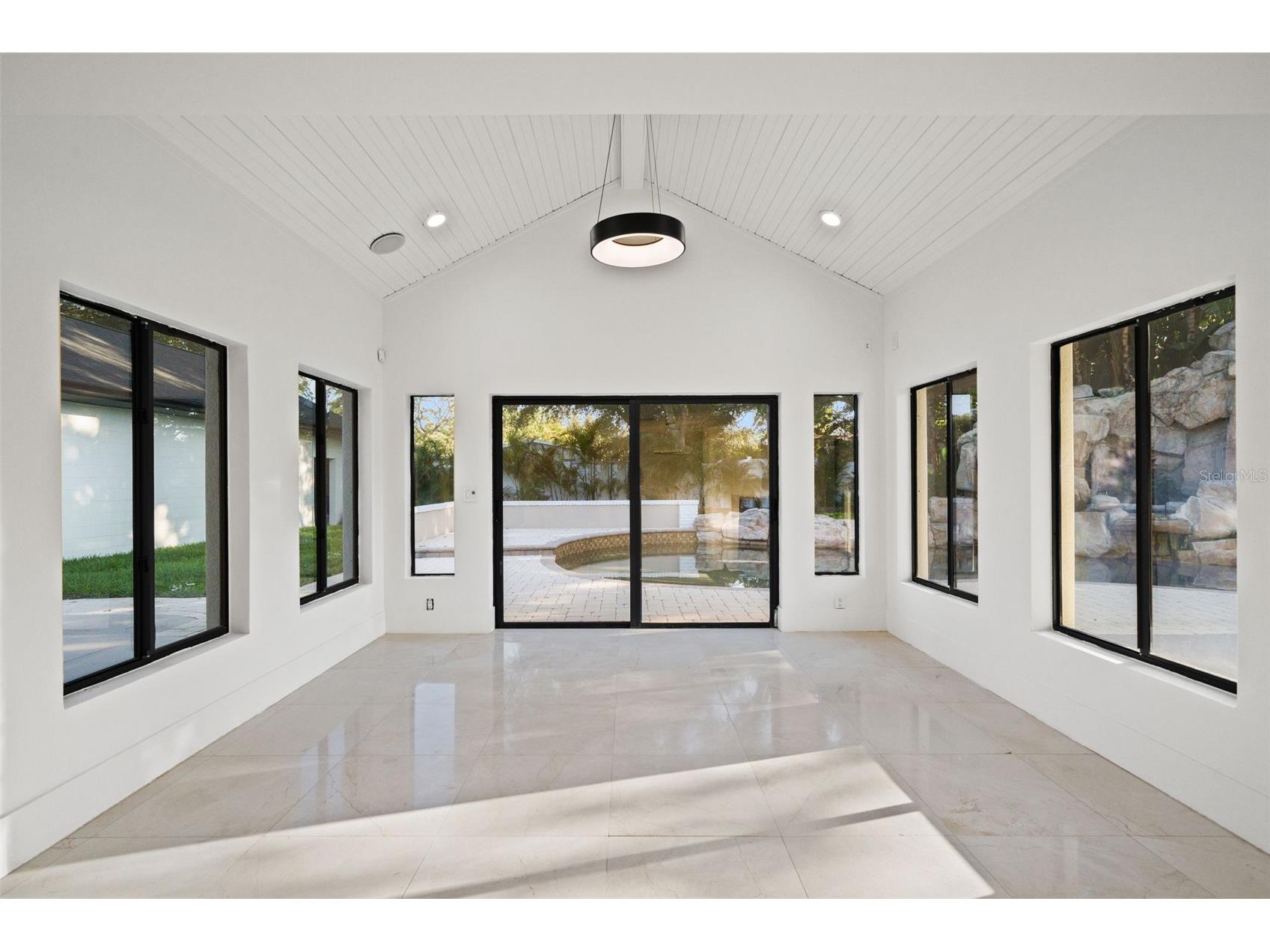 2521 Lake Ellen Drive Tampa FL 33618 TB8519750 image17