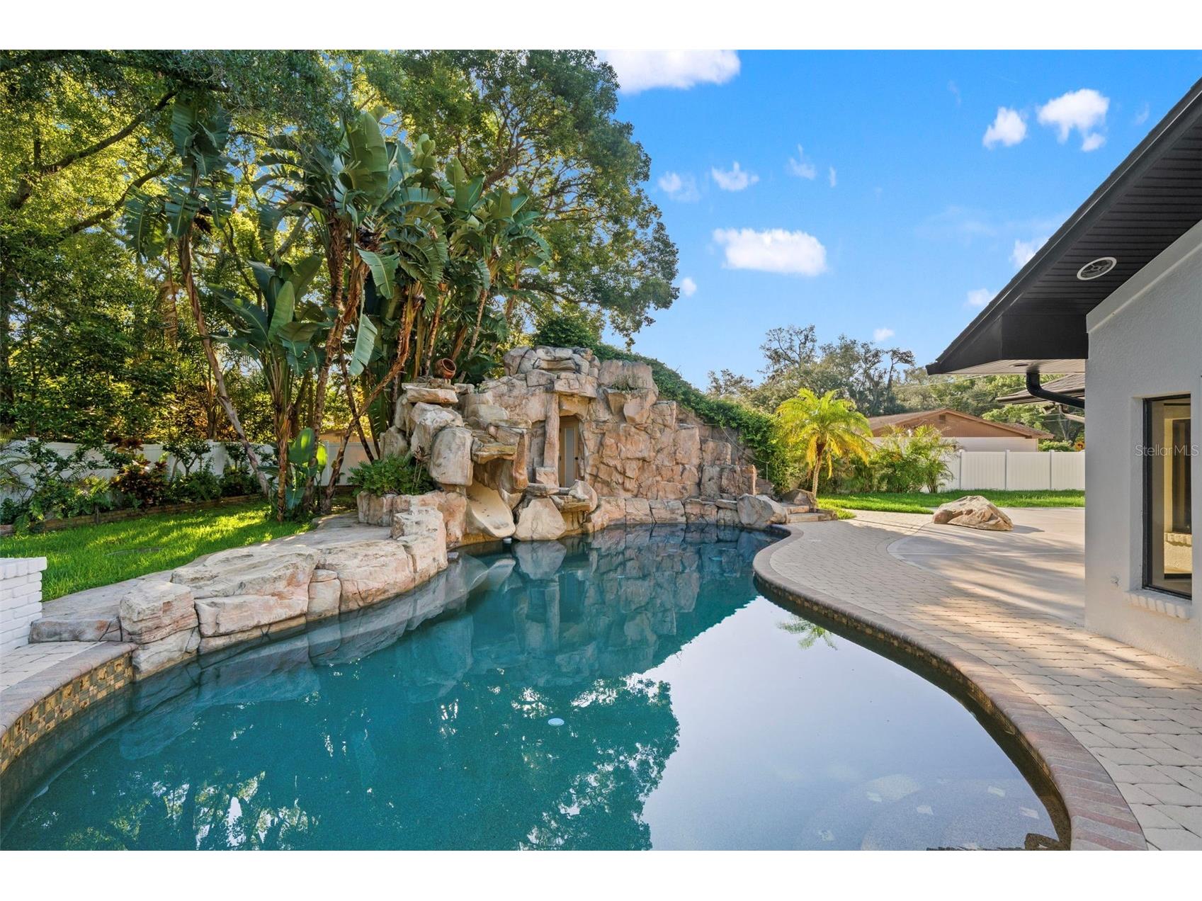 2521 Lake Ellen Drive Tampa FL 33618 TB8519750 image40