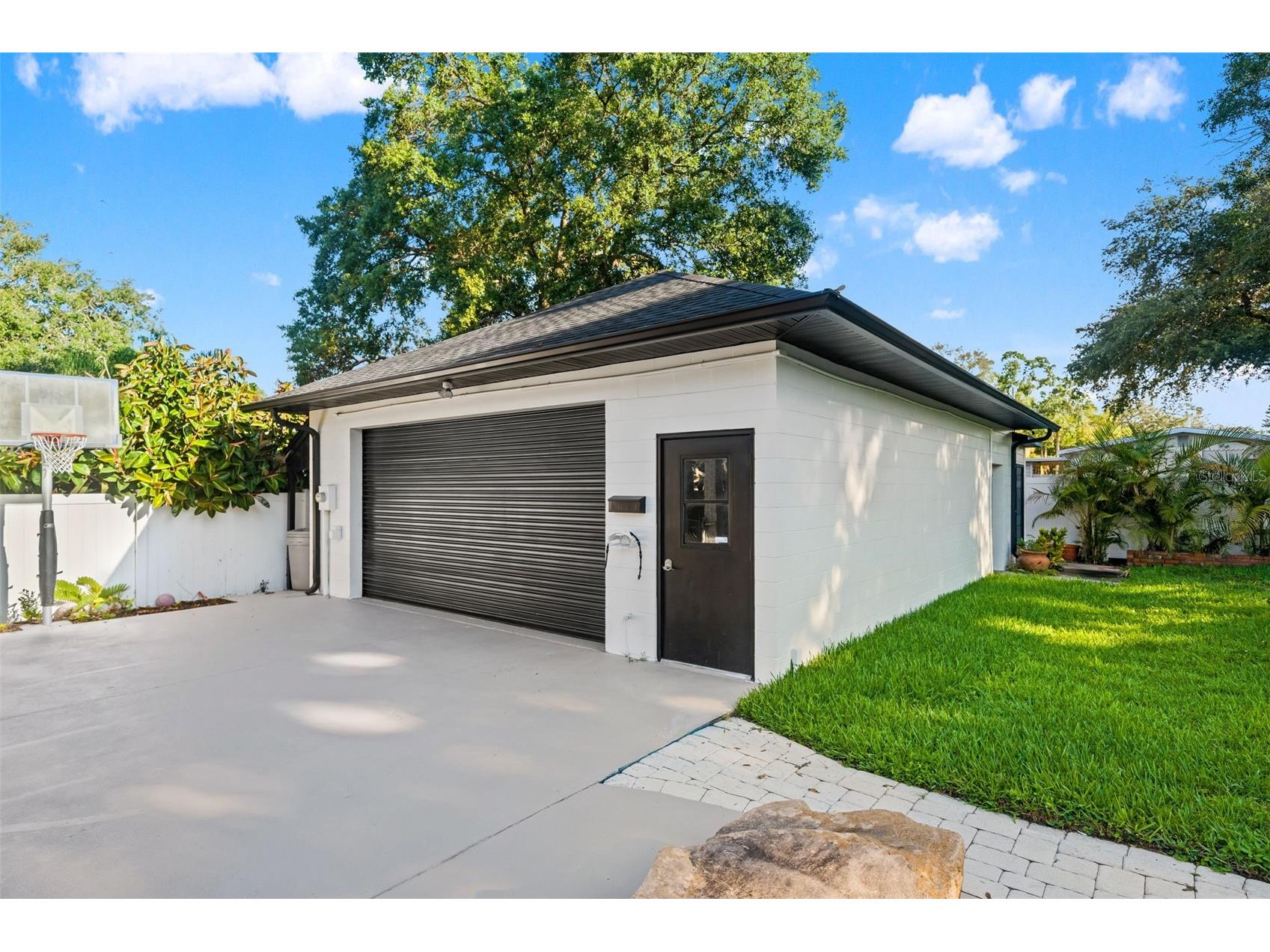 2521 Lake Ellen Drive Tampa FL 33618 TB8519750 image46