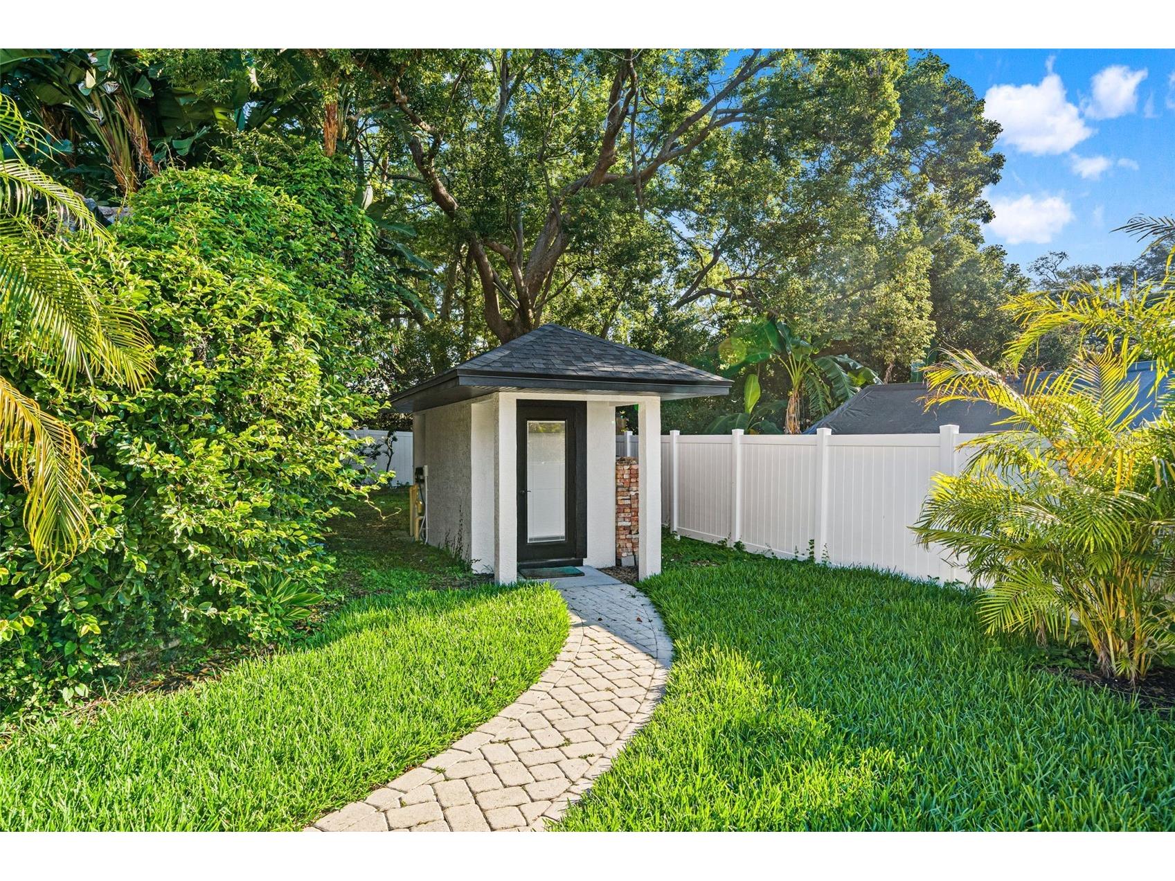 2521 Lake Ellen Drive Tampa FL 33618 TB8519750 image49