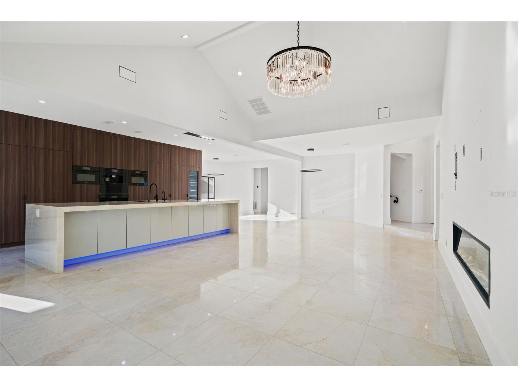 2521 Lake Ellen Drive Tampa FL 33618 TB8519750 image5