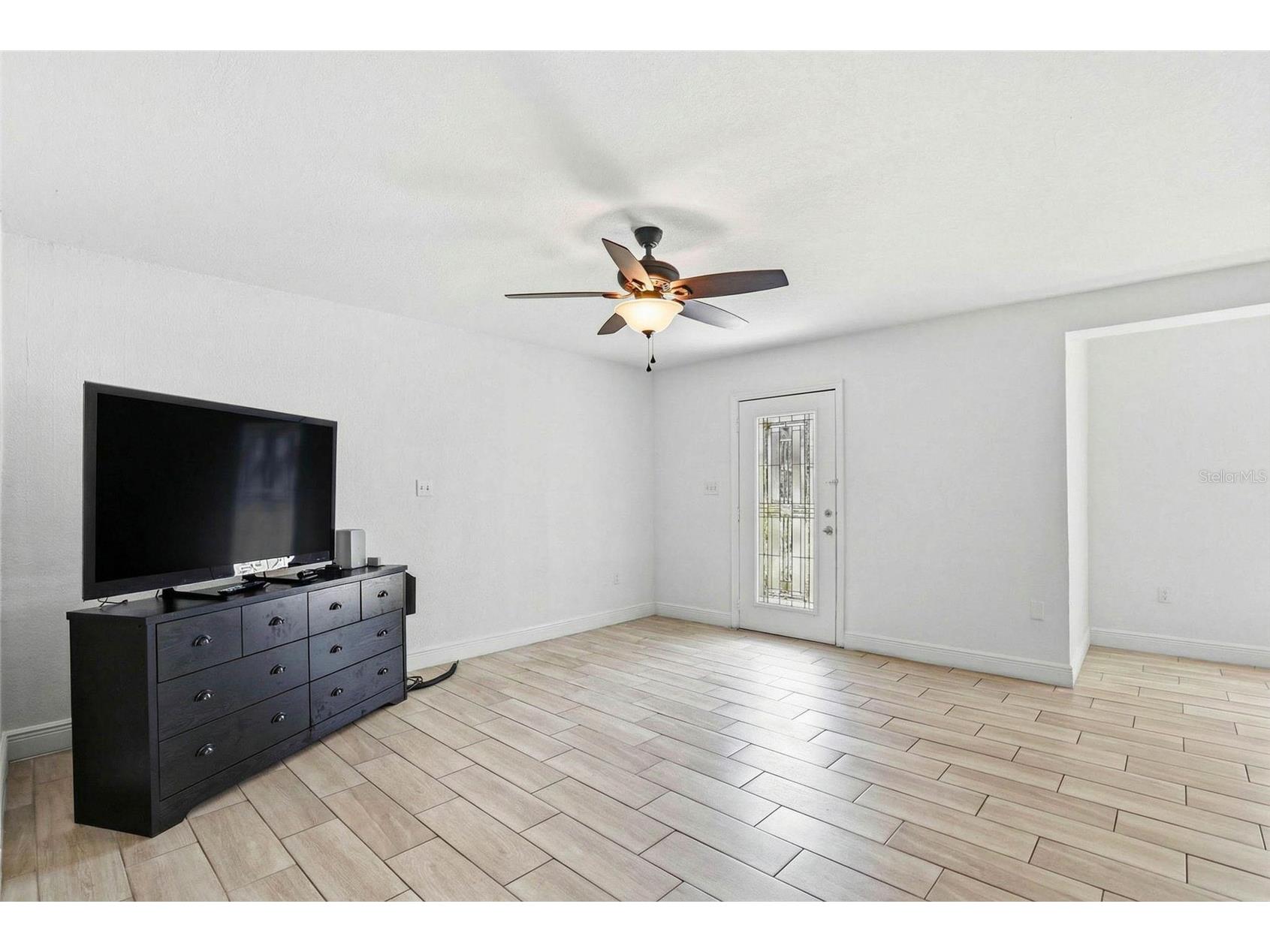 2521 W Crest Avenue Tampa FL 33614 TB8479607 image4