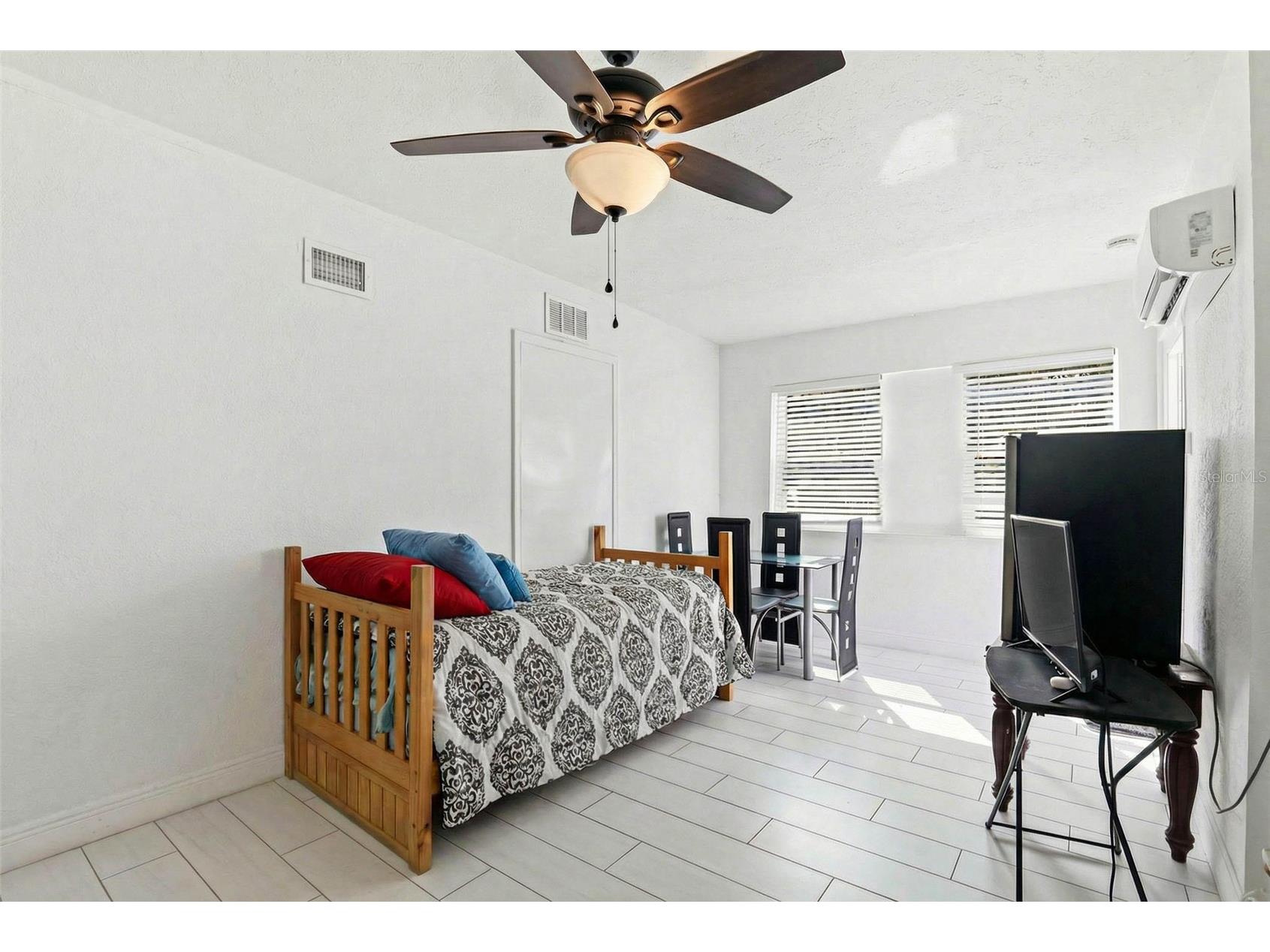 2521 W Crest Avenue Tampa FL 33614 TB8479607 image41