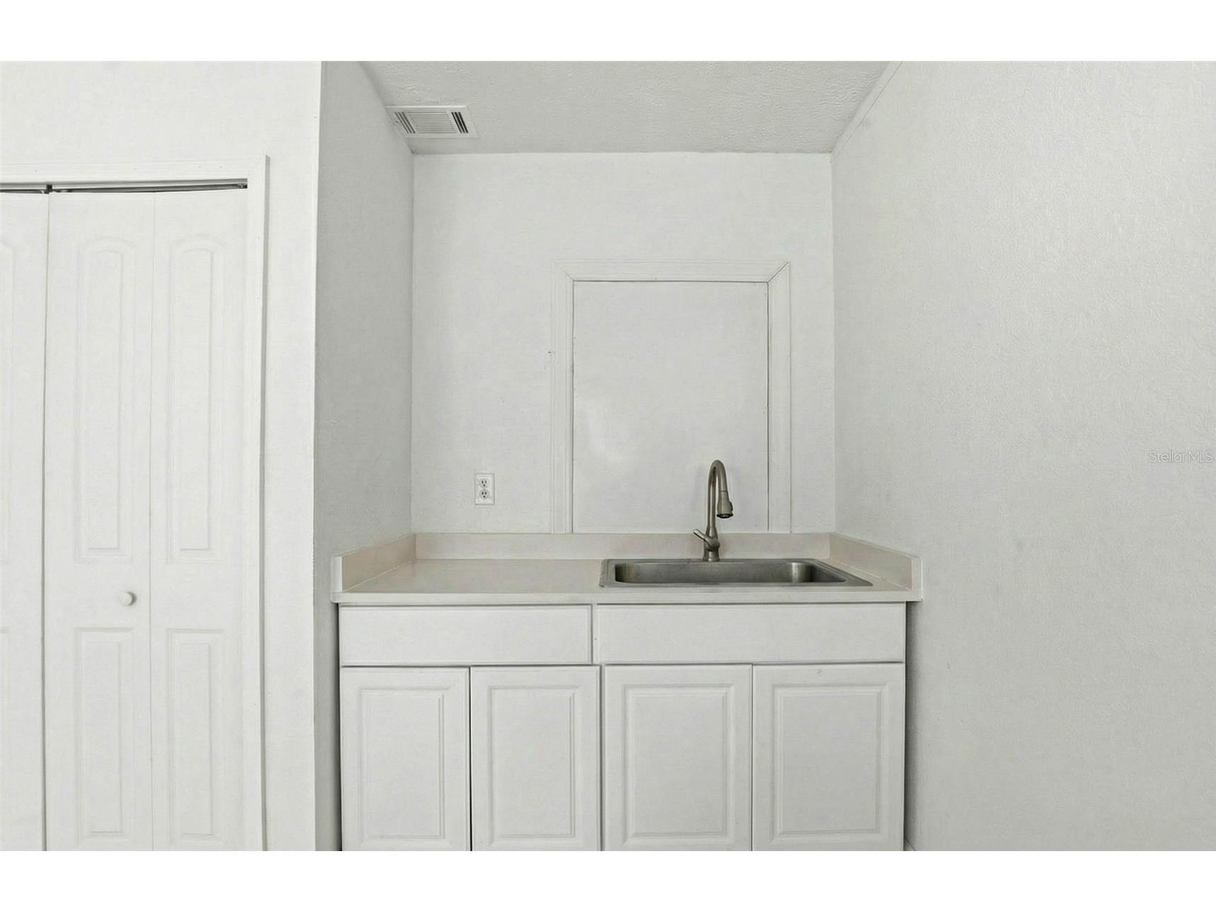 2521 W Crest Avenue Tampa FL 33614 TB8479607 image51