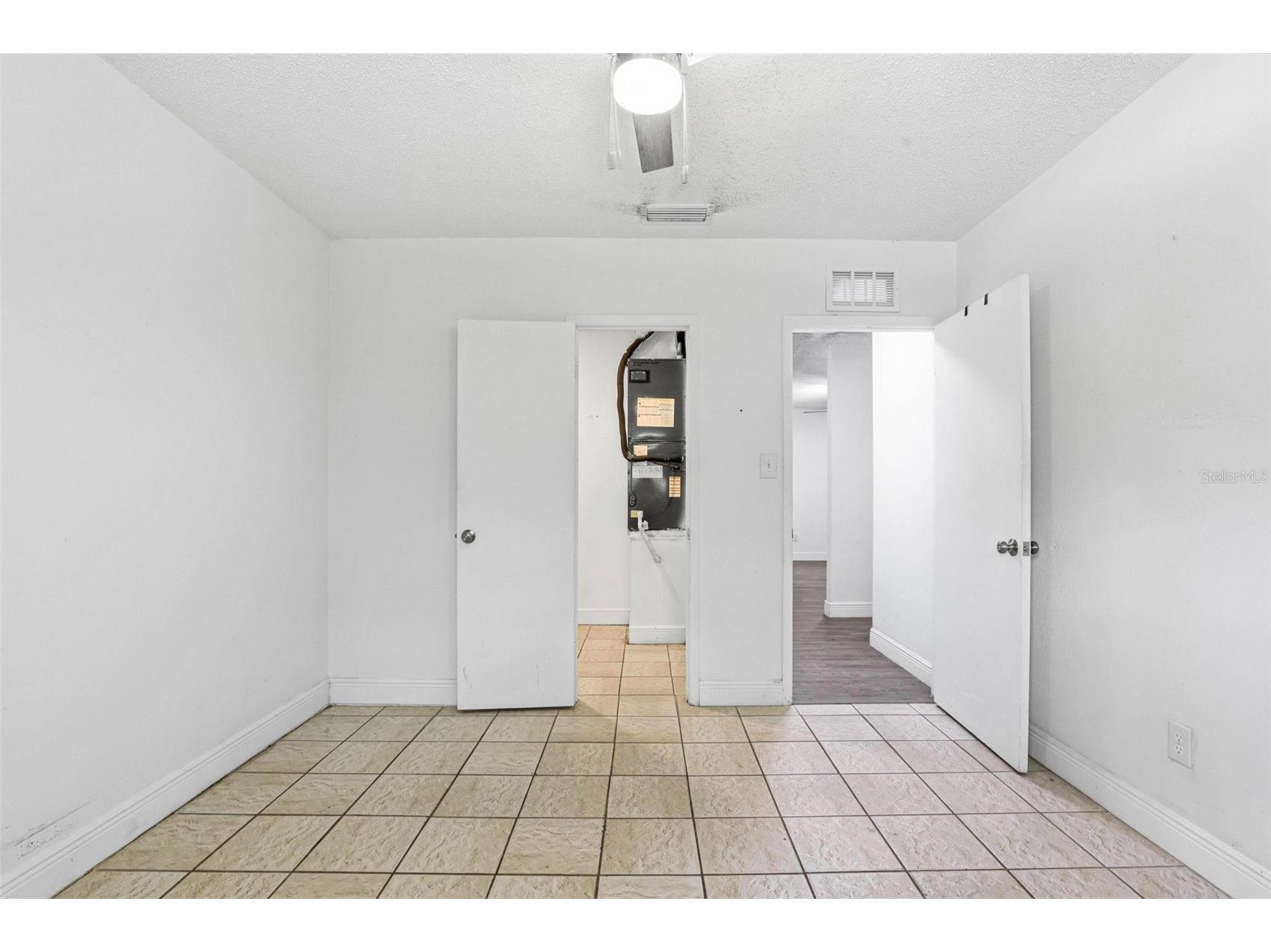 2521 W Crest Avenue Tampa FL 33614 TB8479607 image52
