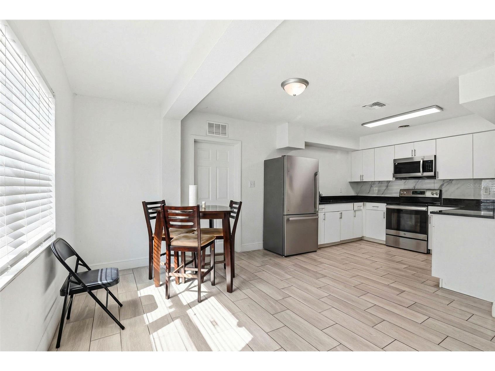 2521 W Crest Avenue Tampa FL 33614 TB8479607 image7