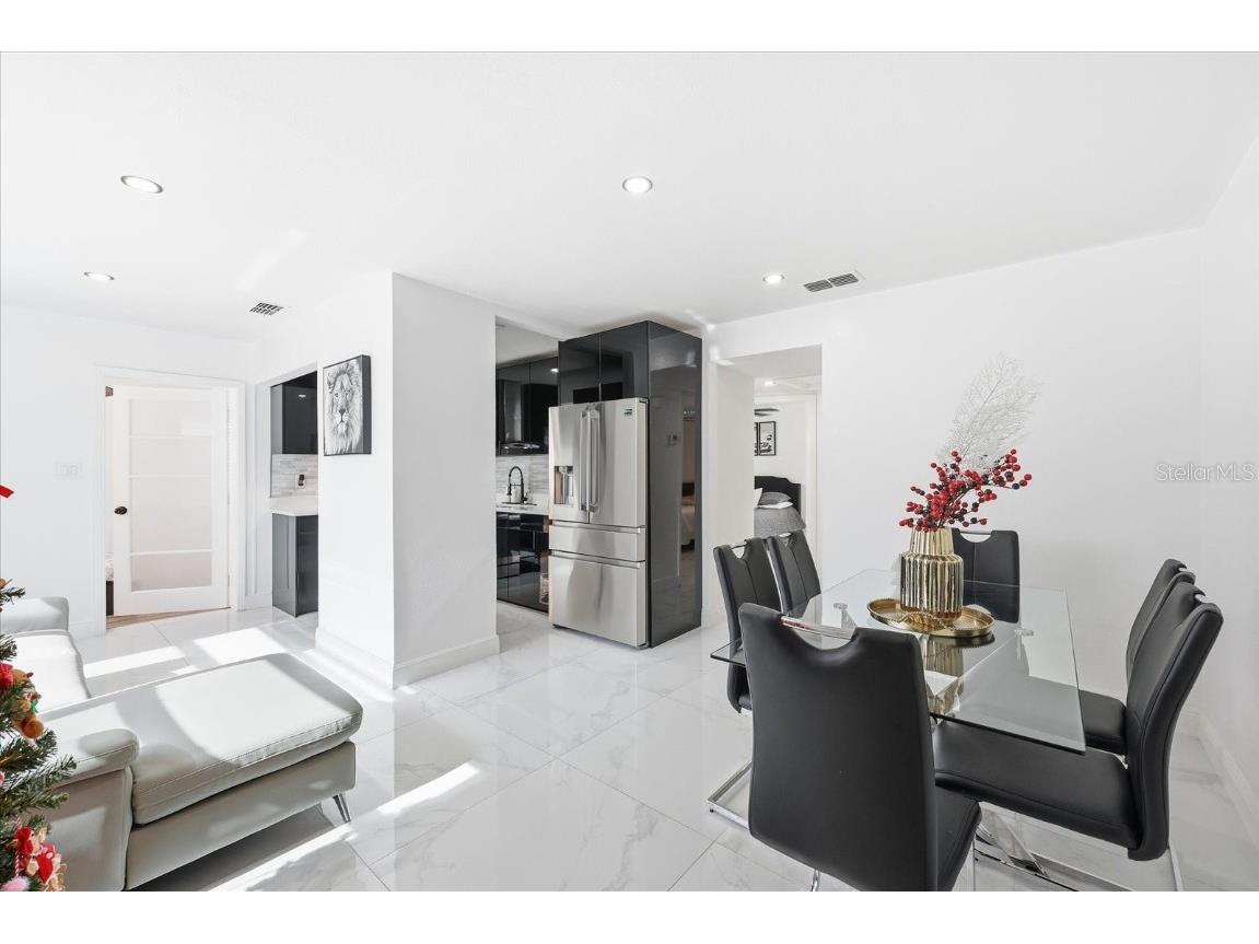 2521 W Minnehaha Street Tampa FL 33614 TB8454006 image2