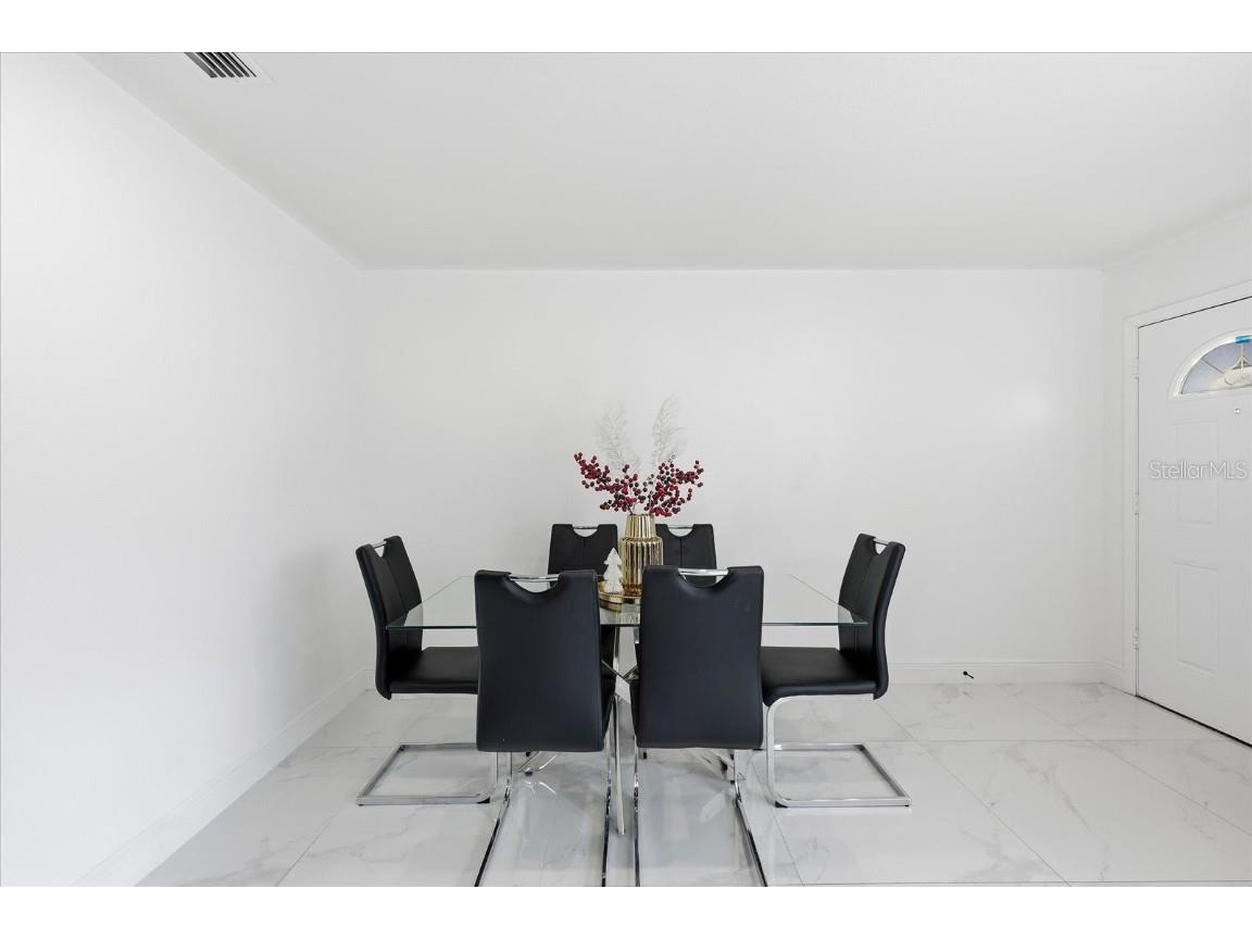 2521 W Minnehaha Street Tampa FL 33614 TB8454006 image3