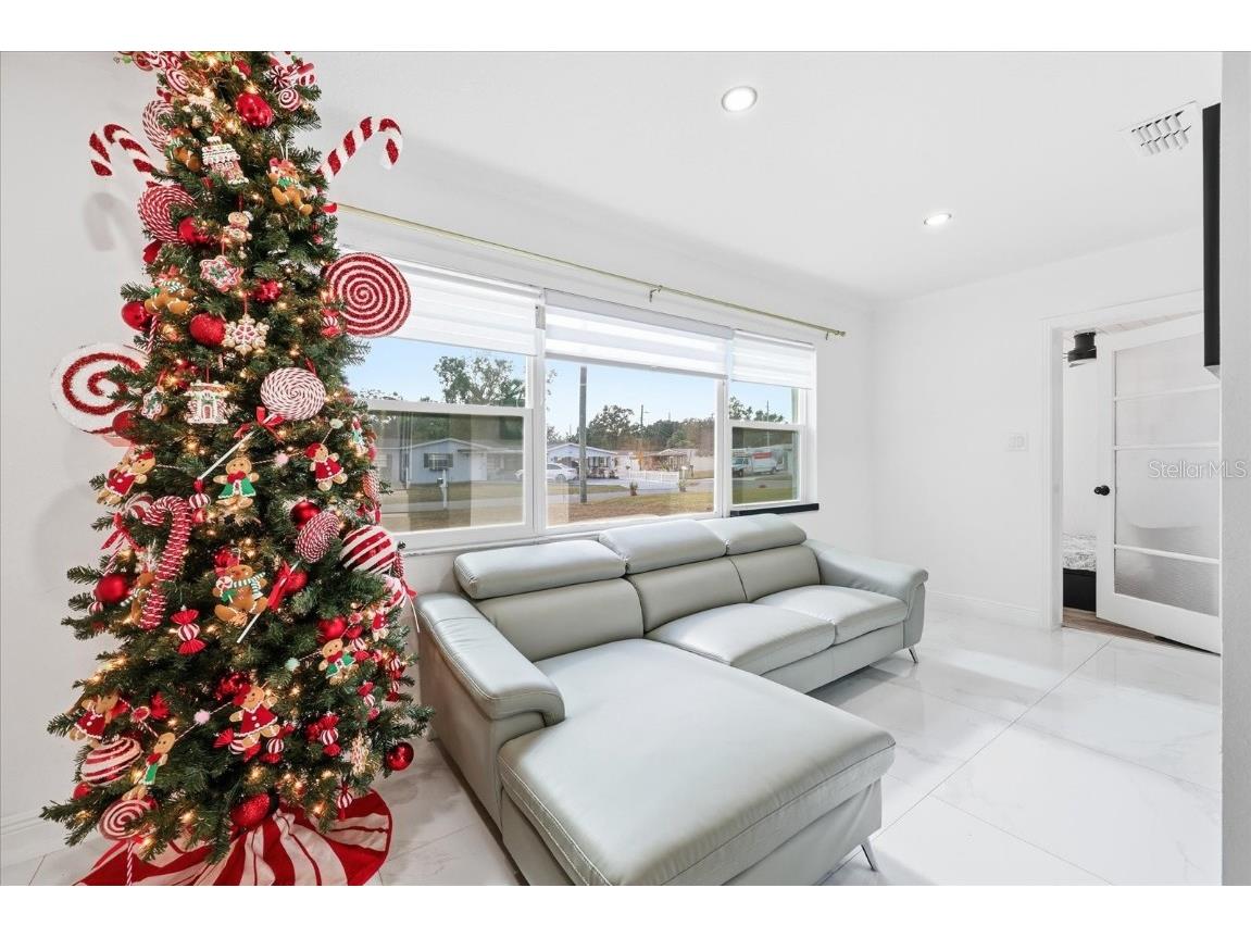 2521 W Minnehaha Street Tampa FL 33614 TB8454006 image4