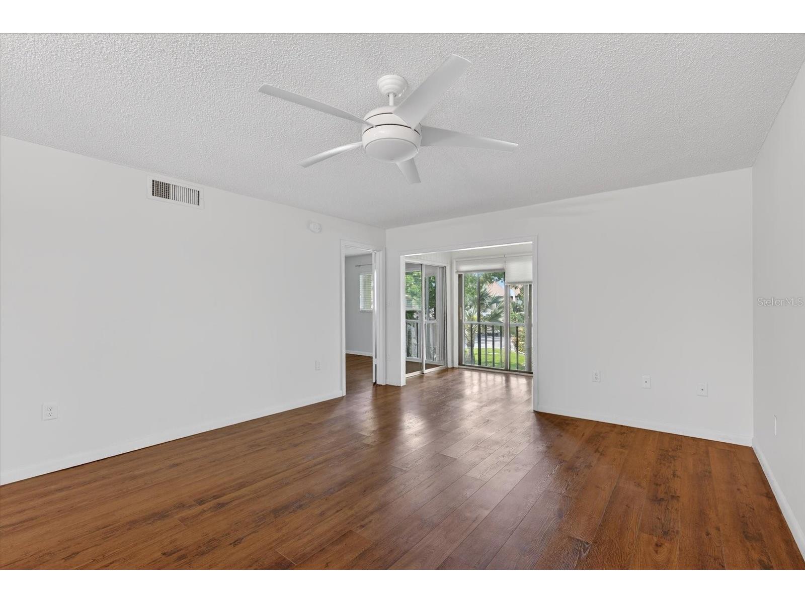 2522 Clubhouse Drive #204 Sarasota FL 34232 A4686377 image11