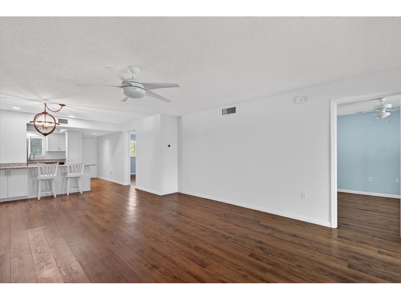 2522 Clubhouse Drive #204 Sarasota FL 34232 A4686377 image13