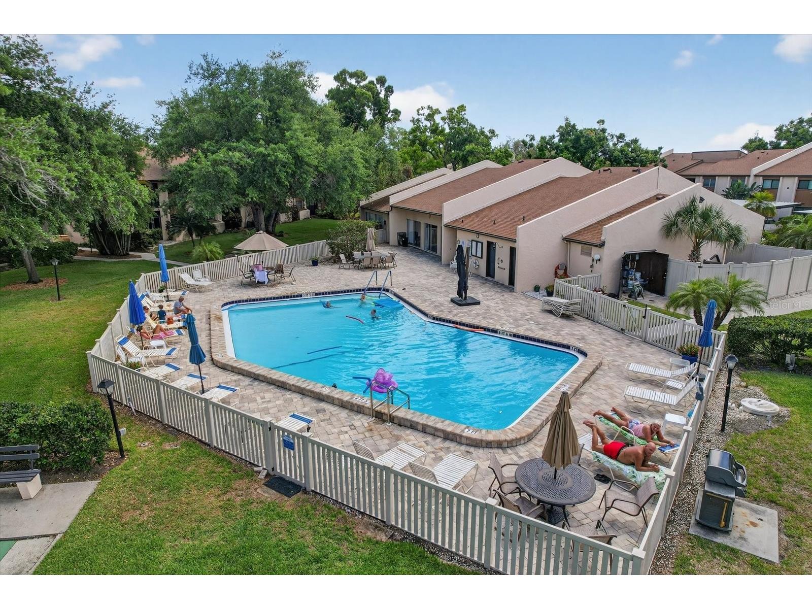 2522 Clubhouse Drive #204 Sarasota FL 34232 A4686377 image3