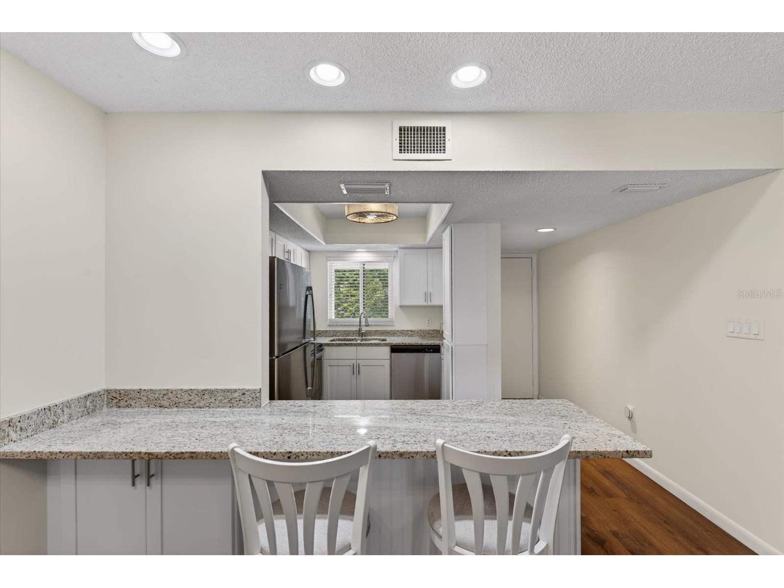 2522 Clubhouse Drive #204 Sarasota FL 34232 A4686377 image7