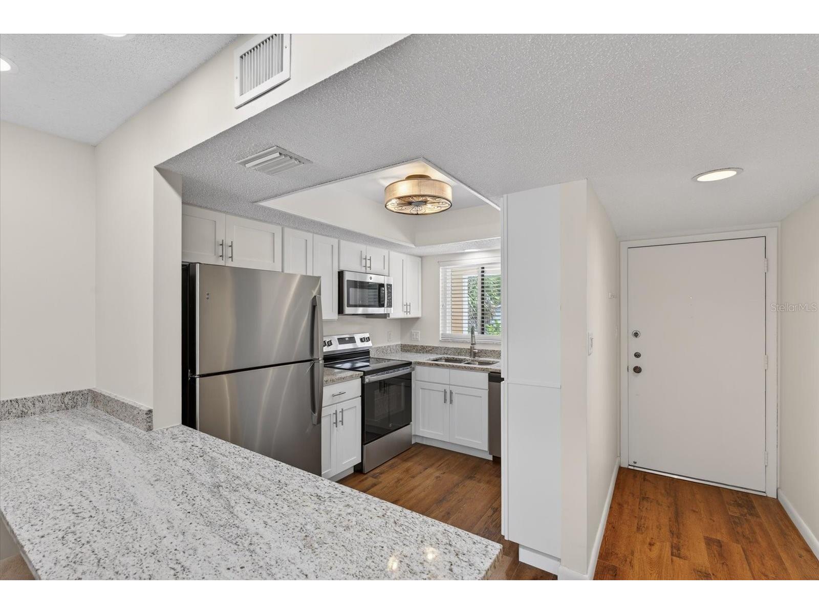 2522 Clubhouse Drive #204 Sarasota FL 34232 A4686377 image8