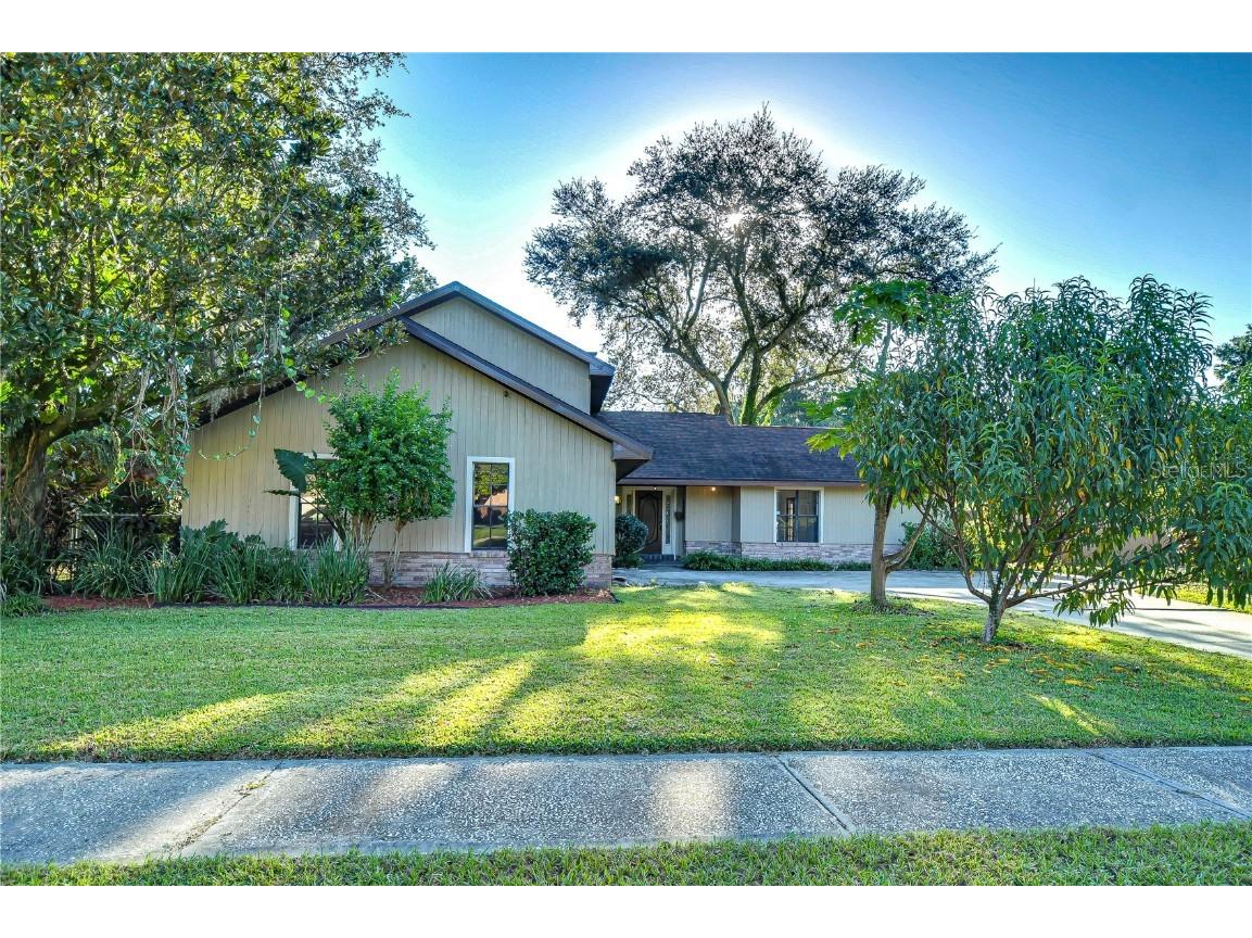 2522 Laurelwood Lane Valrico FL 33596 TB8306128 image1