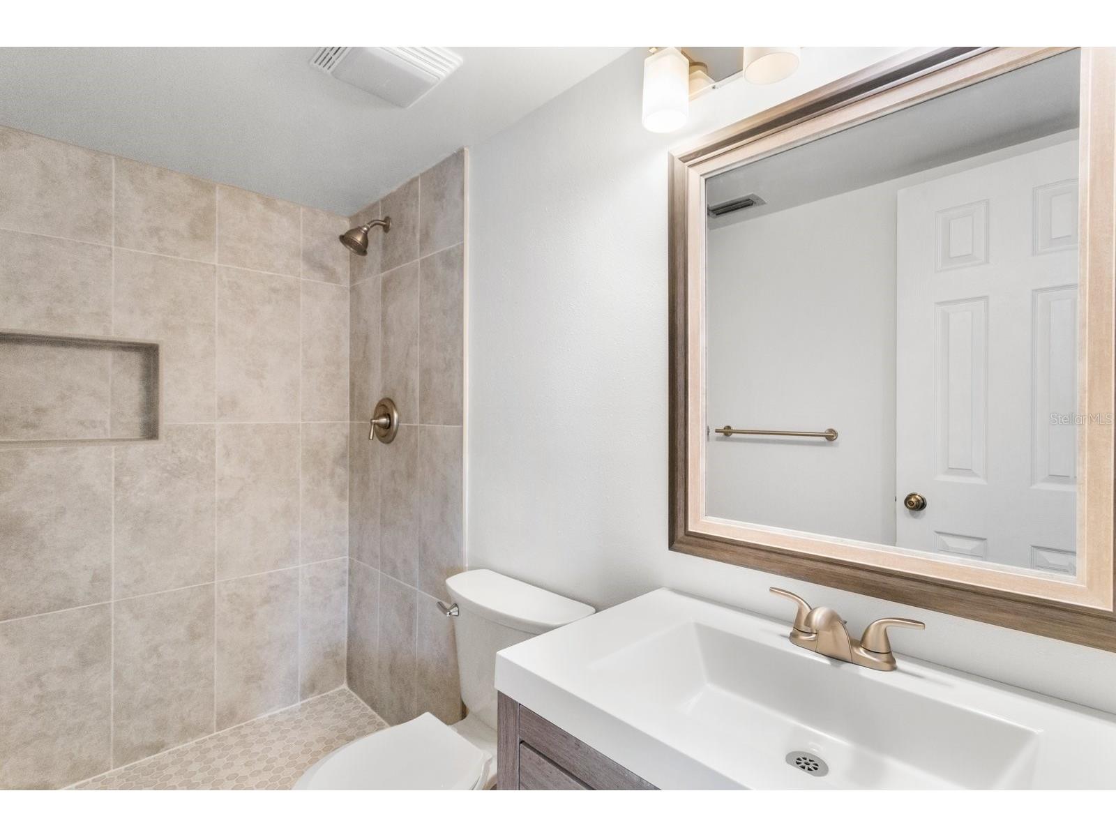 2522 Pine Ridge Way S #D2 Palm Harbor FL 34684 TB8473477 image15