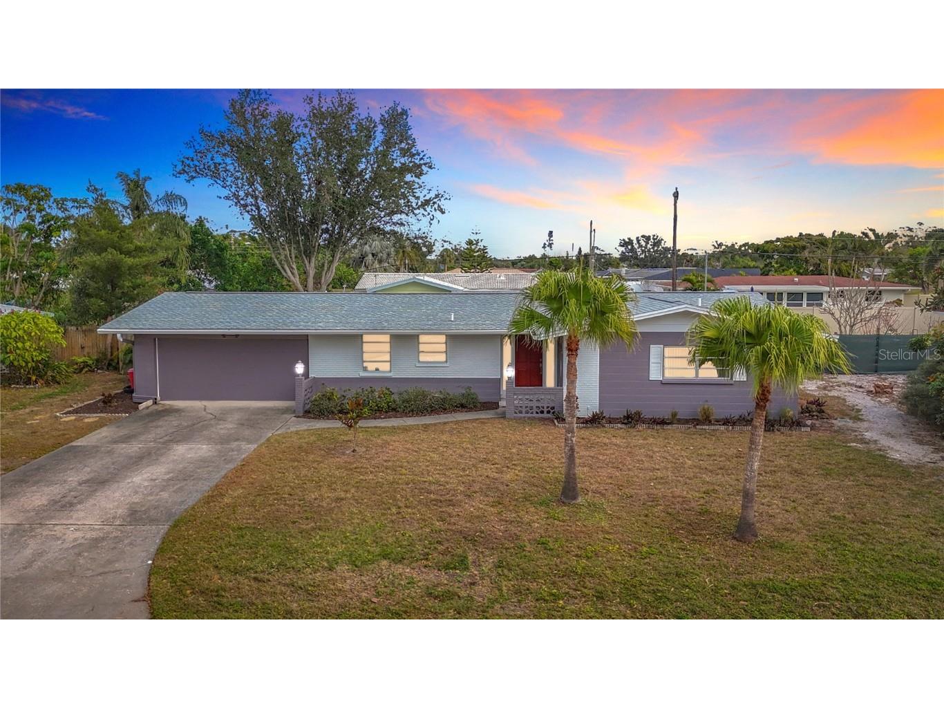 2523 Darwin Avenue Sarasota FL 34239 A4636015 image1