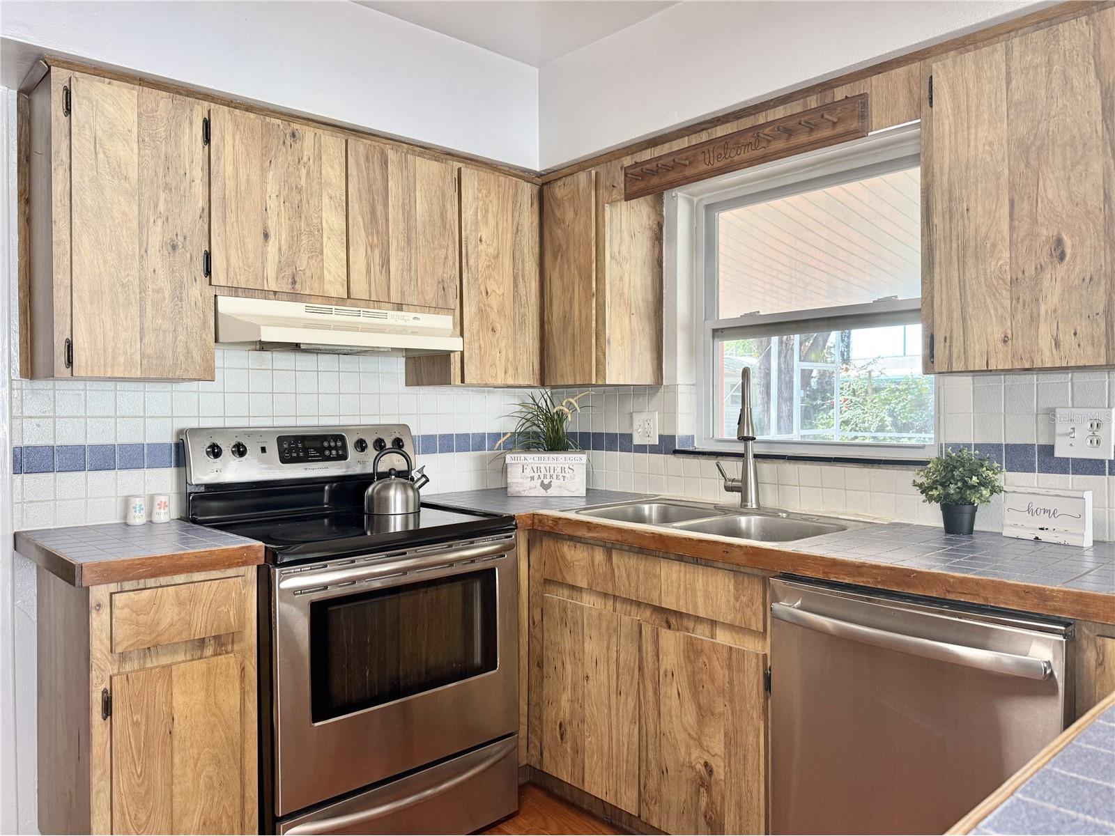 2523 Krueger Ln Tampa FL 33618 TB8509338 image15
