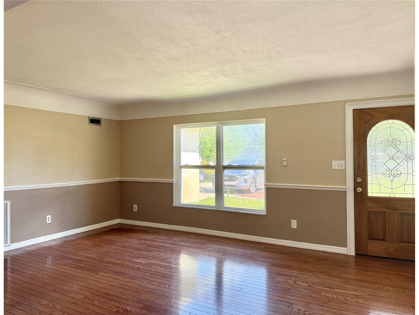 2523 Krueger Ln Tampa FL 33618 TB8509338 image4