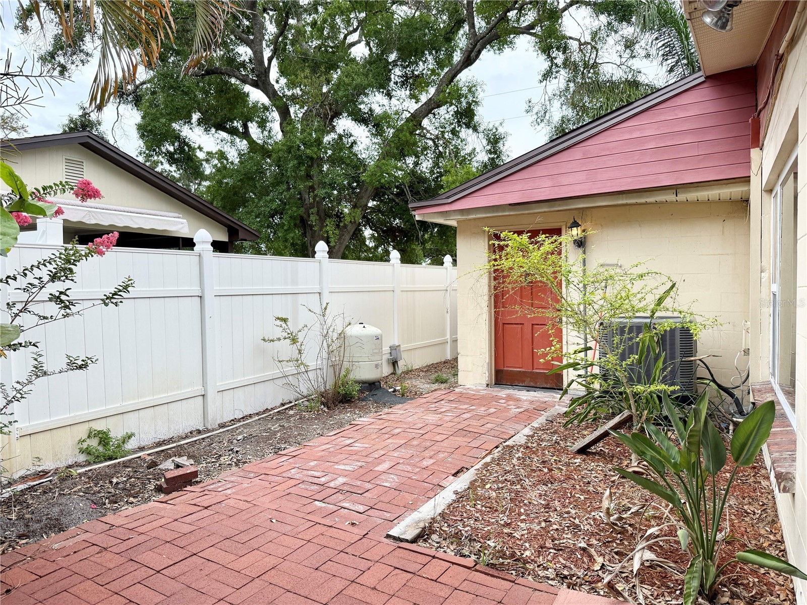 2523 Krueger Ln Tampa FL 33618 TB8509338 image43
