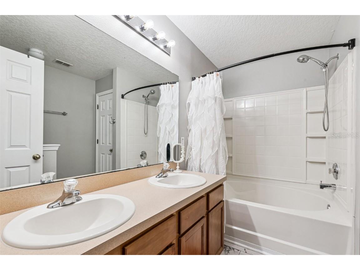 2523 Martins Run Tavares FL 32778 O6358715 image13