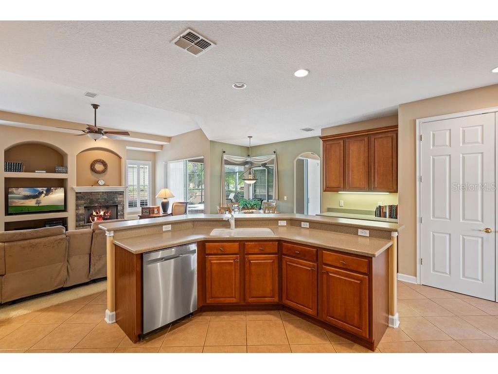 2523 Saint Ignatius Court Orlando FL 32835 O6395846 image15