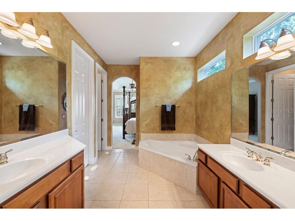 2523 Saint Ignatius Court Orlando FL 32835 O6395846 image25