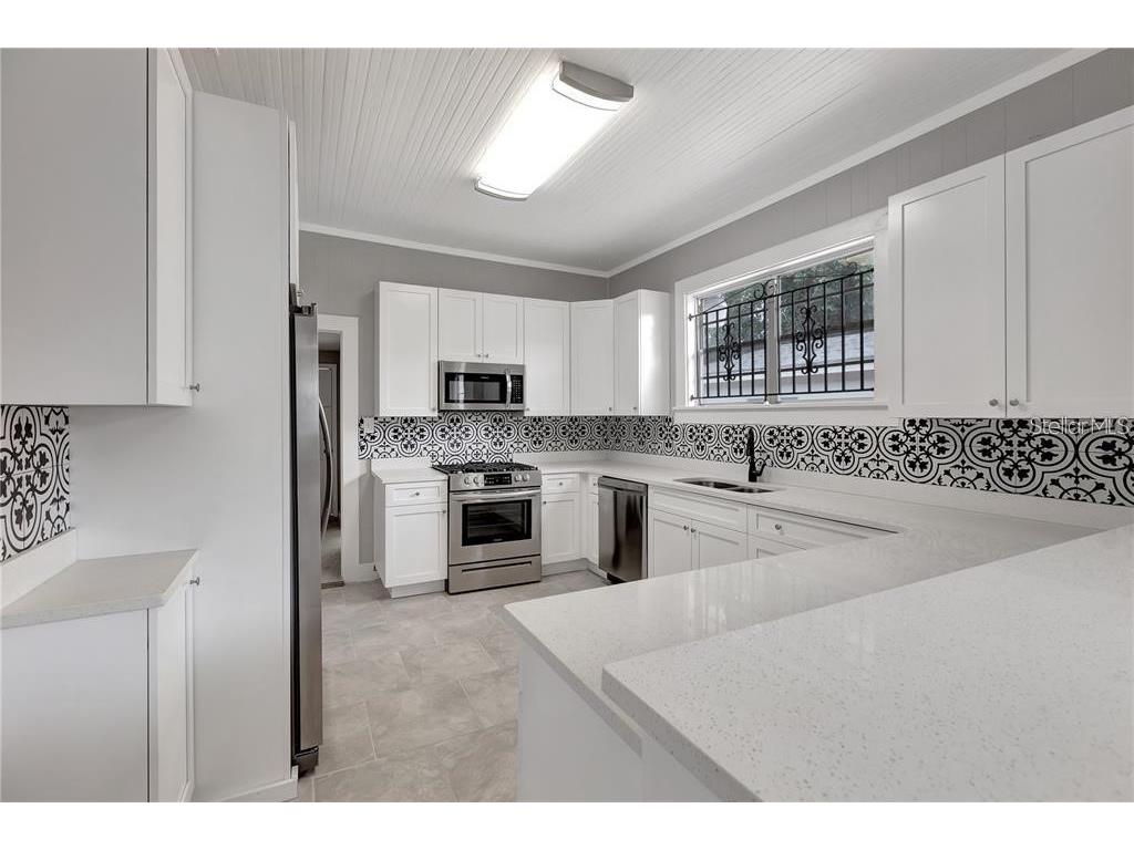 2523 W Spruce Street Tampa FL 33607 TB8404986 image2