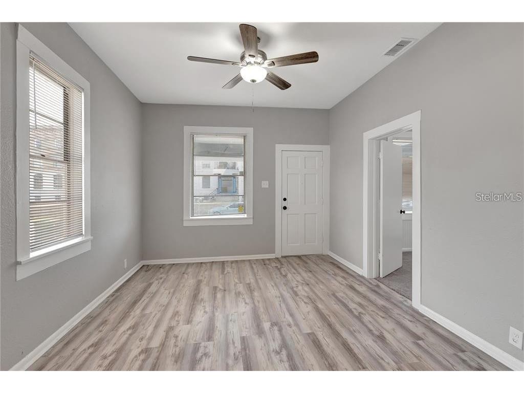 2523 W Spruce Street Tampa FL 33607 TB8404986 image8