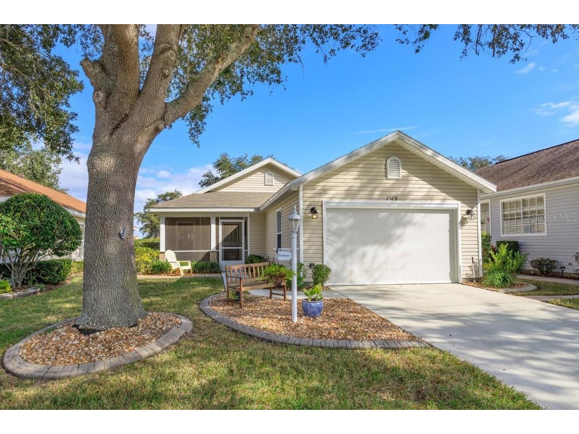 25235 Cranes Roost Cir Leesburg FL 34748 O6167533 image1