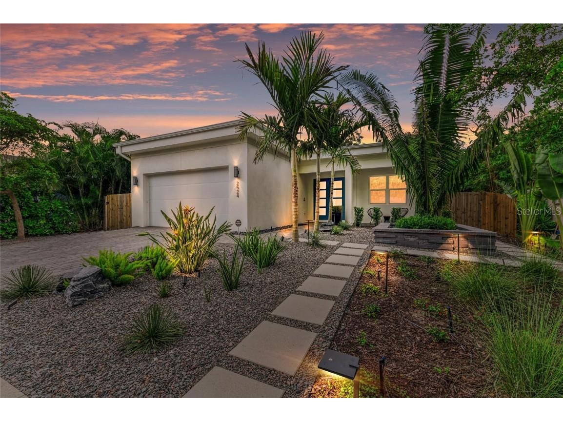 2524 Arlington Street Sarasota FL 34239 A4665559 image1