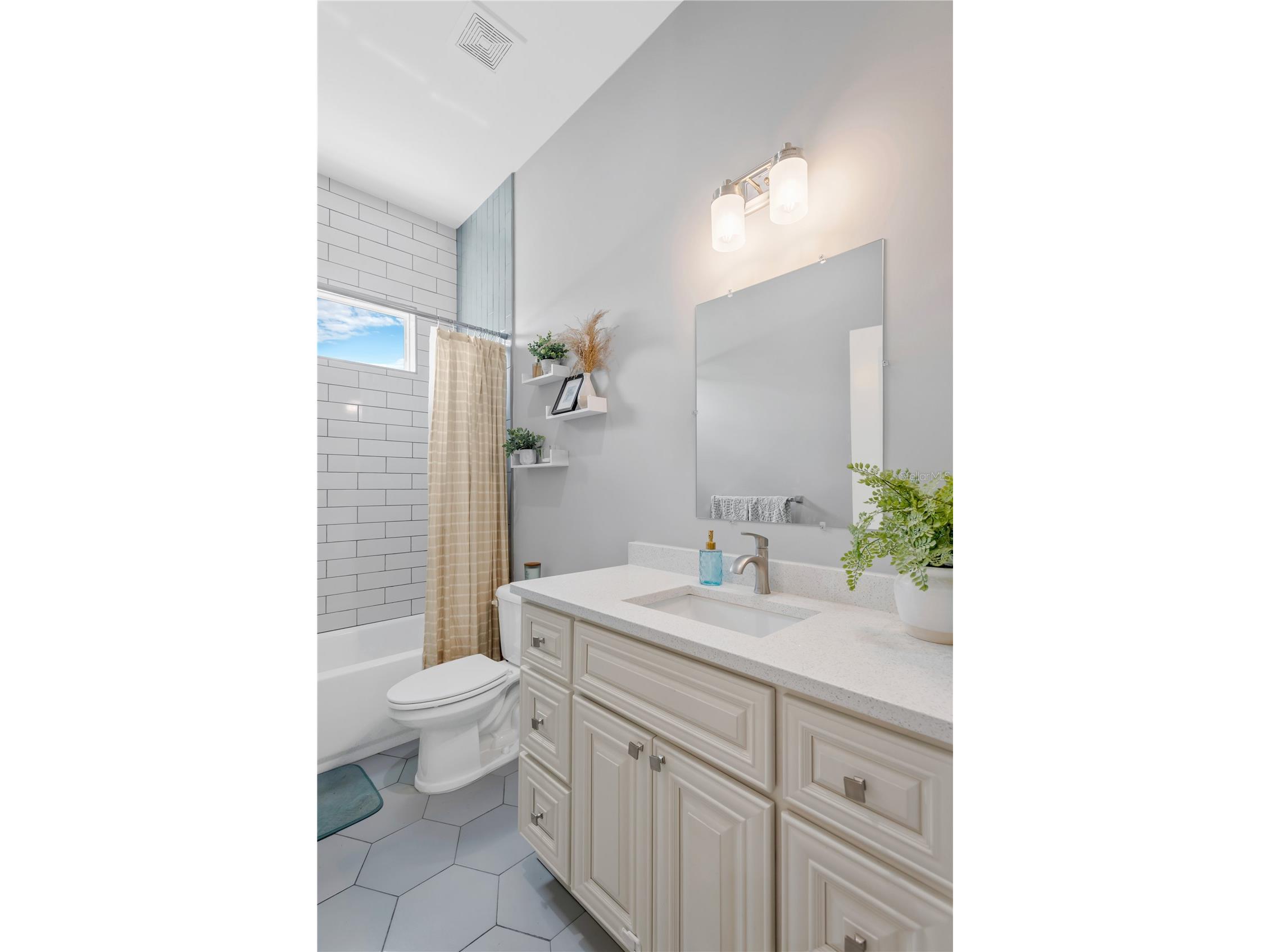 2524 Lake Ellen Lane Tampa FL 33618 TB8514334 image17